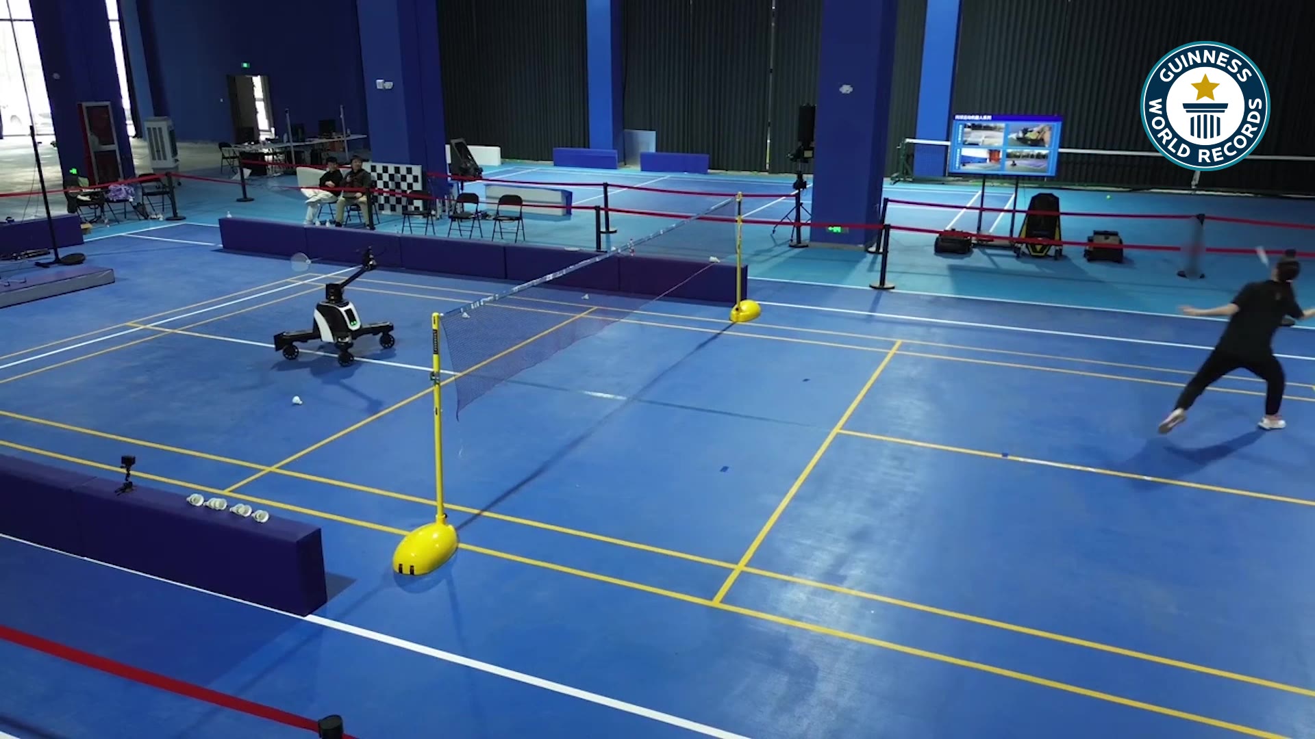 Video thumbnail for Most consecutive badminton counter hits with a mobile robot - 1,452 by Zhejiang Shenchen Kaidong Technology Co., Ltd.