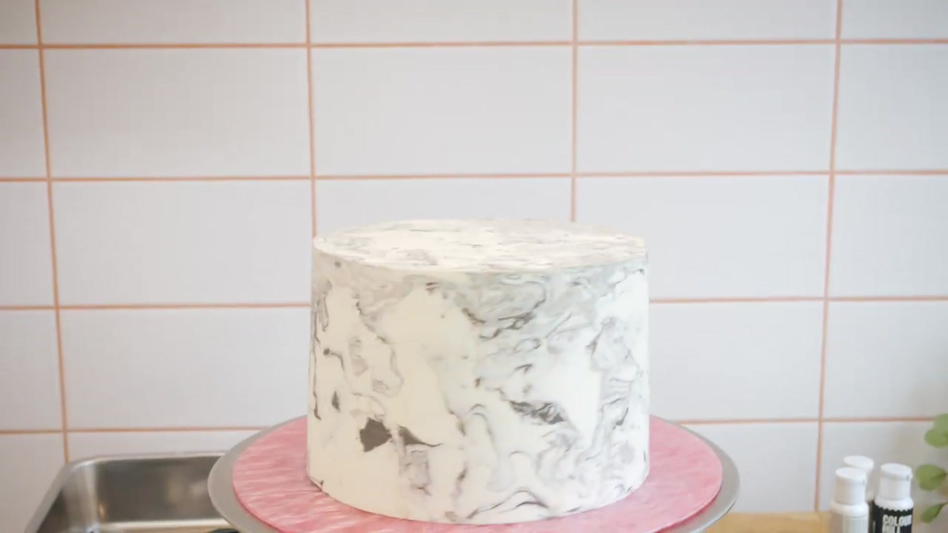 Video thumbnail for Marbled Buttercream Cake Technique   Bake Club(720P HD)