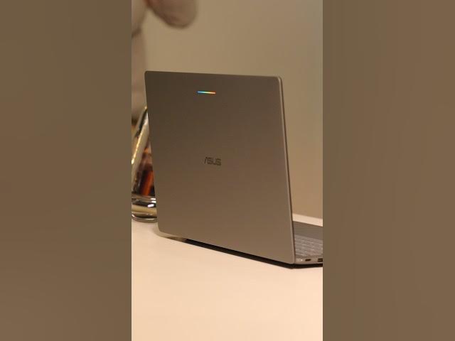 Video thumbnail for The ASUS Googlebook 14 is SHOCKING 🤯