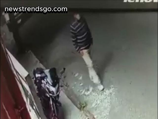 Video thumbnail for He left the motorcycle voted and something unexpected happened