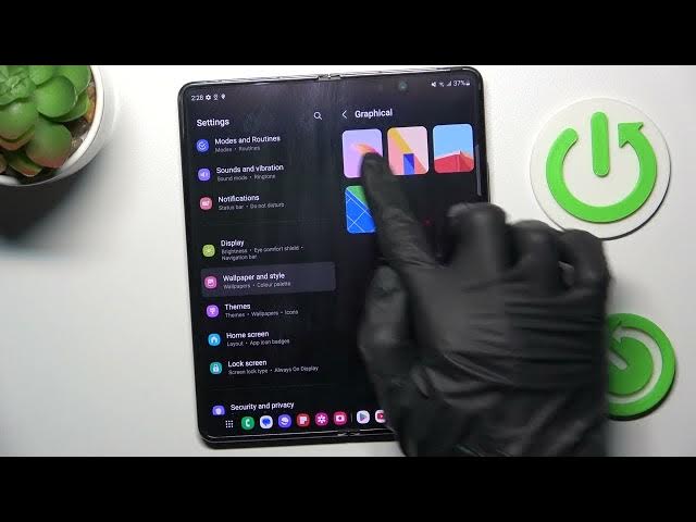 Video thumbnail for How to Customize Wallpapers on a SAMSUNG Galaxy Z Fold5