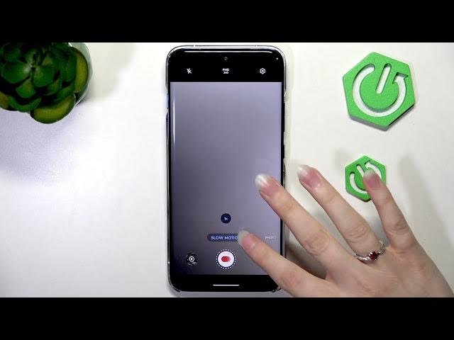 Video thumbnail for MOTOROLA Edge 70 Pro – 4K & Slow Motion Recording