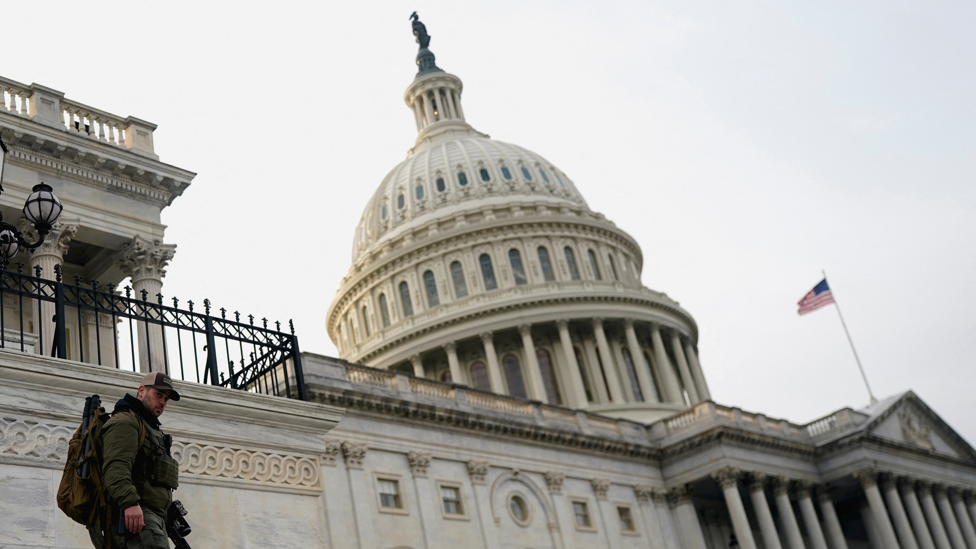 Video thumbnail for US House joins Senate to vote down war powers resolution