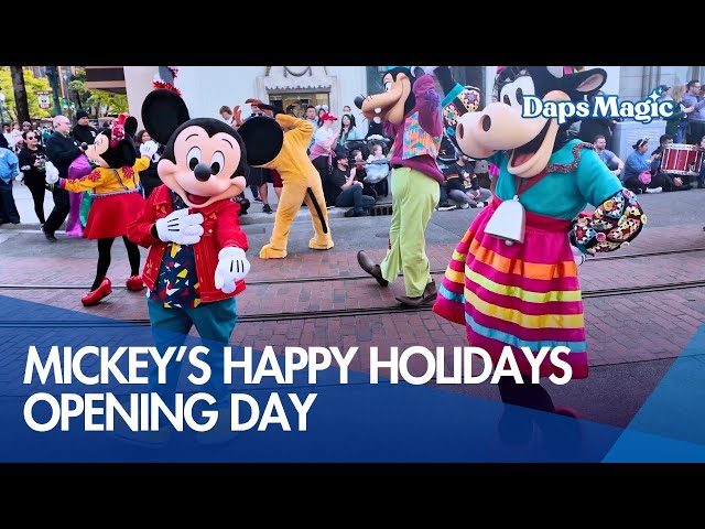 Video thumbnail for Mickey's Happy Holidays Opening Day | Holidays at the Disneyland Resort 2025 4K