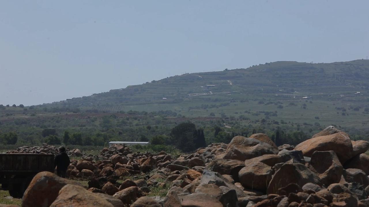 Video thumbnail for Syria: Israeli forces continue trenching, fortification work in southern Syria.