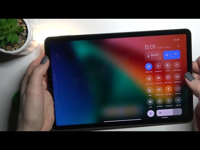 Video thumbnail for Xiaomi Pad 5 - How To Switch On Flashlight