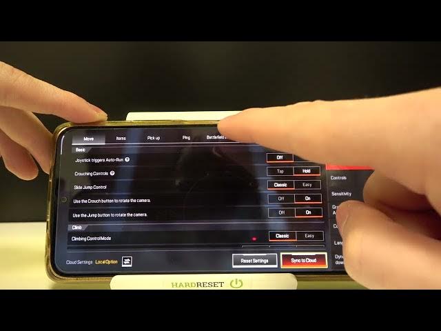 Video thumbnail for Apex Legends Mobile - How To Adjust Incoming Damage Indicators
