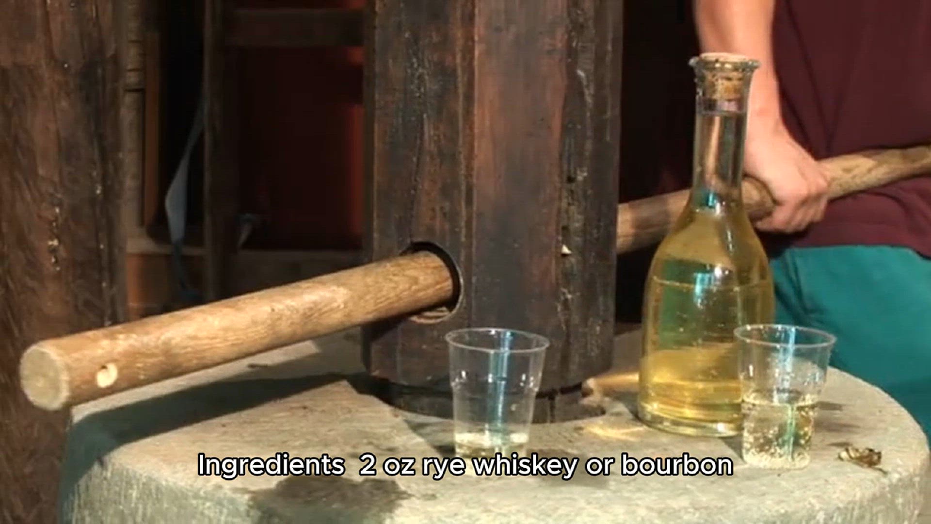 Video thumbnail for Manhattan cocktail recipe