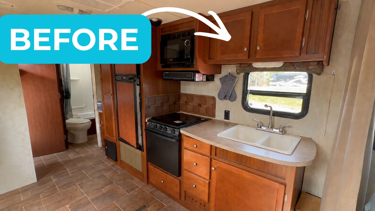 Video thumbnail for People With Dated Cabinets Are Flipping Out Over This Genius Kitchen Makeover