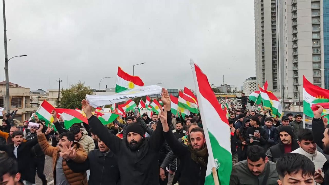 Video thumbnail for Iraq: Erbil Rally Supports Syrian Kurds 5.