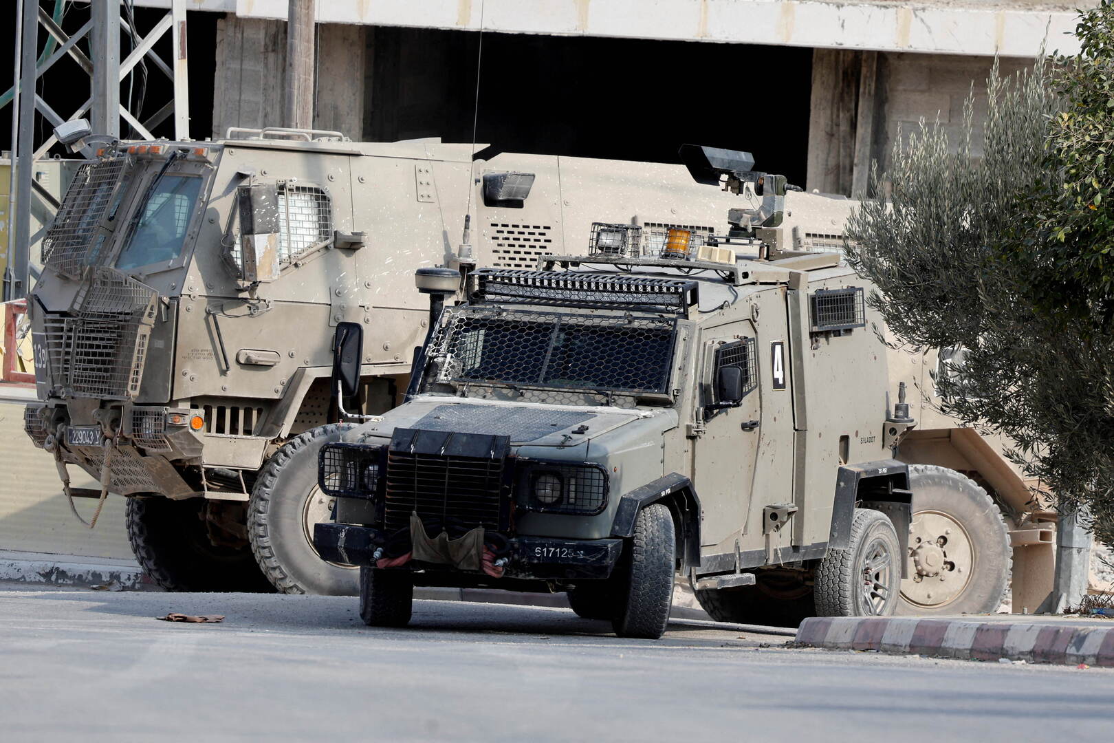 Video thumbnail for Israeli forces kill Palestinian man in raid on Nablus in occupied West Bank