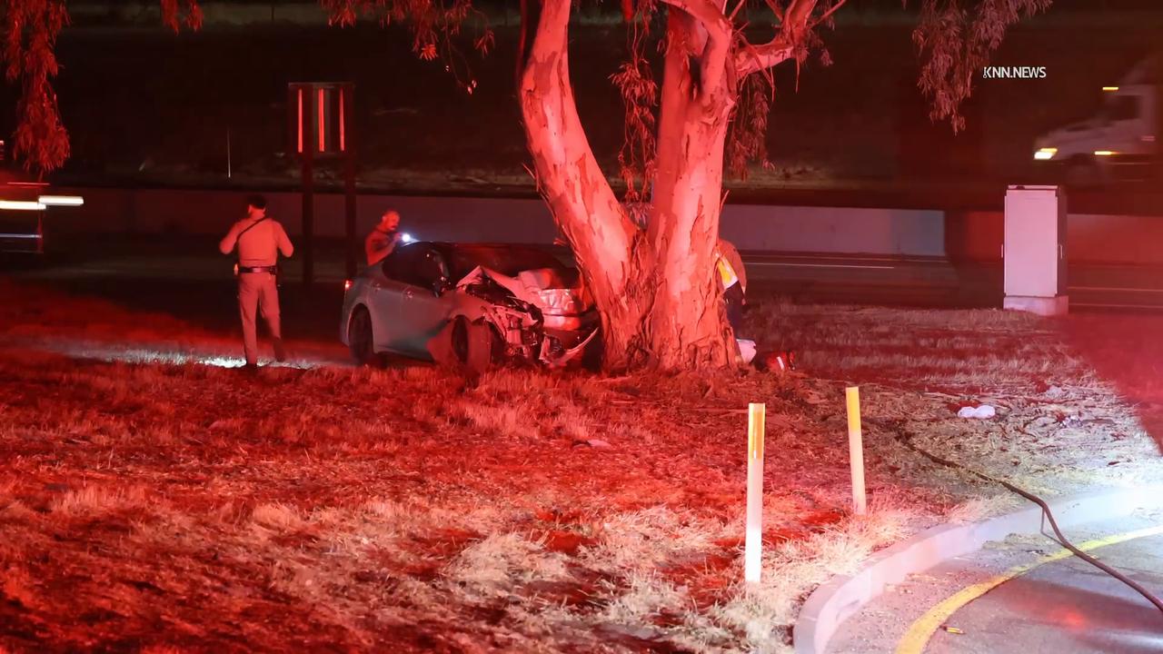 Video thumbnail for US, Bakersfield: Bakersfield High Speed Major Injury Crash into Tree.
