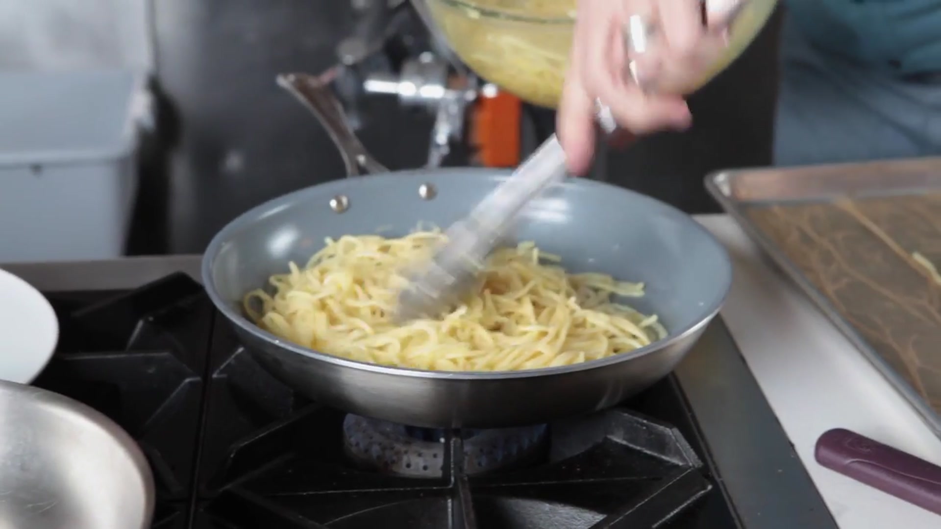 Video thumbnail for Marc Murphy Makes Cheesy Spaghetti Pie   The Best Thing I Ever Made   Food Network(720P HD)