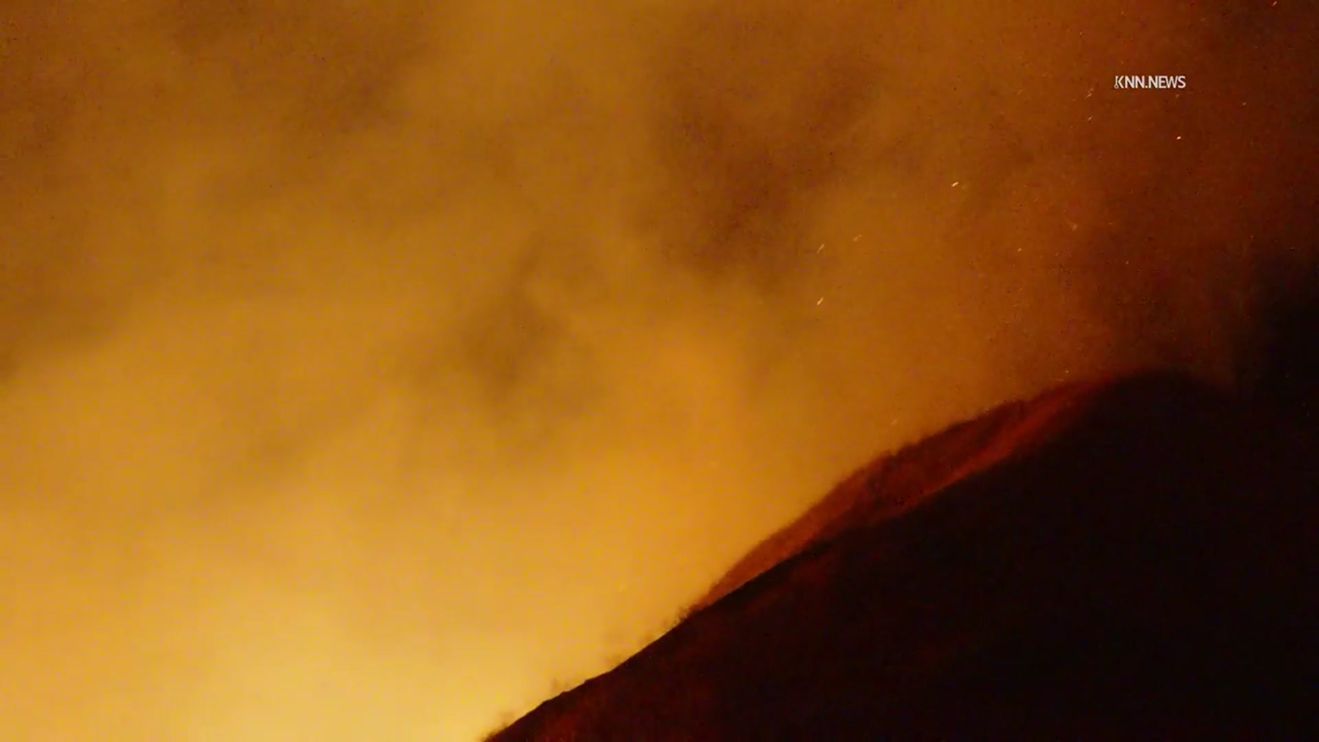 Video thumbnail for US, Los Angeles: Calimesa Shore Fire Burns 2050 Acres Overnight.