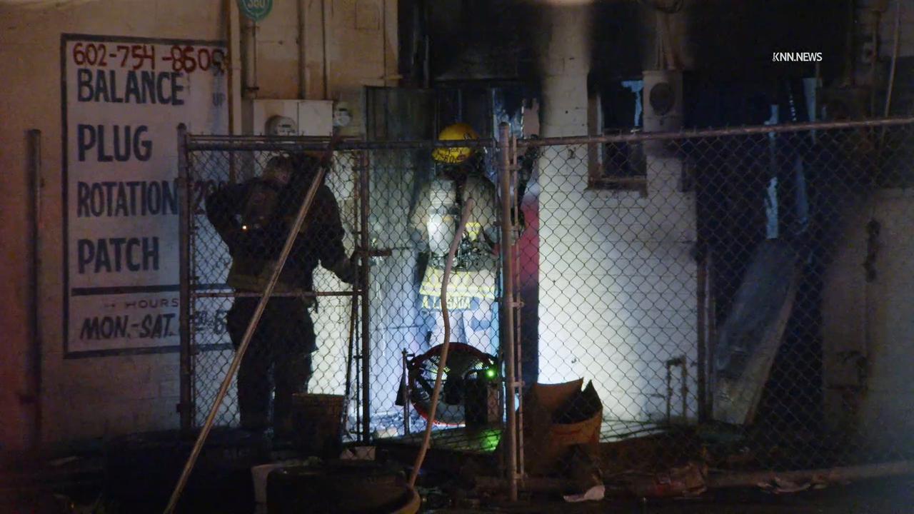 Video thumbnail for US, Phoenix: Phoenix Glendale Avenue Structure Fire.
