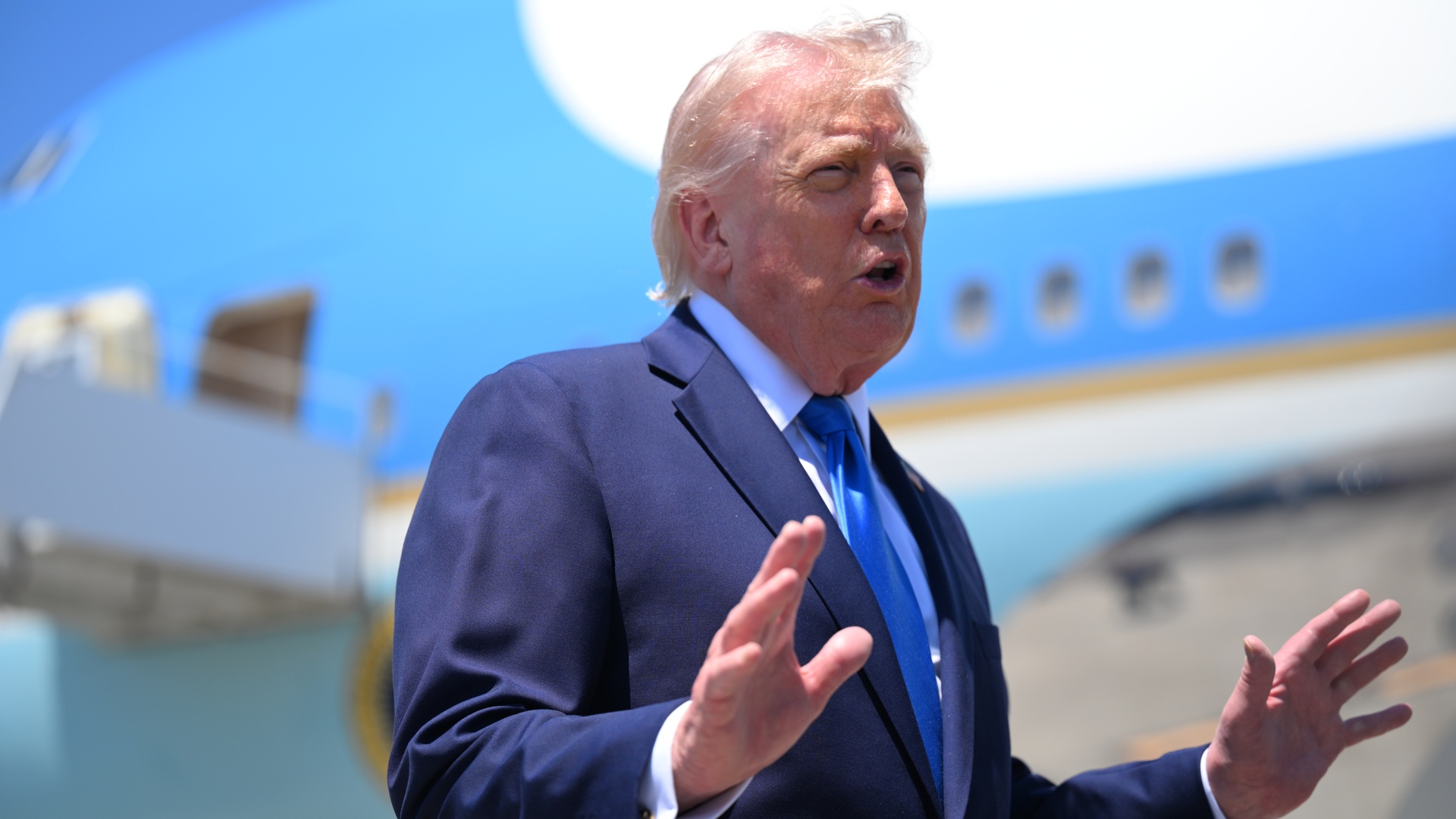Video thumbnail for Trump to hold national security meeting as peace talks with Iran stall