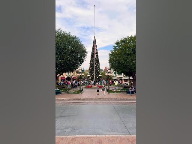 Video thumbnail for Who’s ready for the Holidays at the Disneyland Resort?