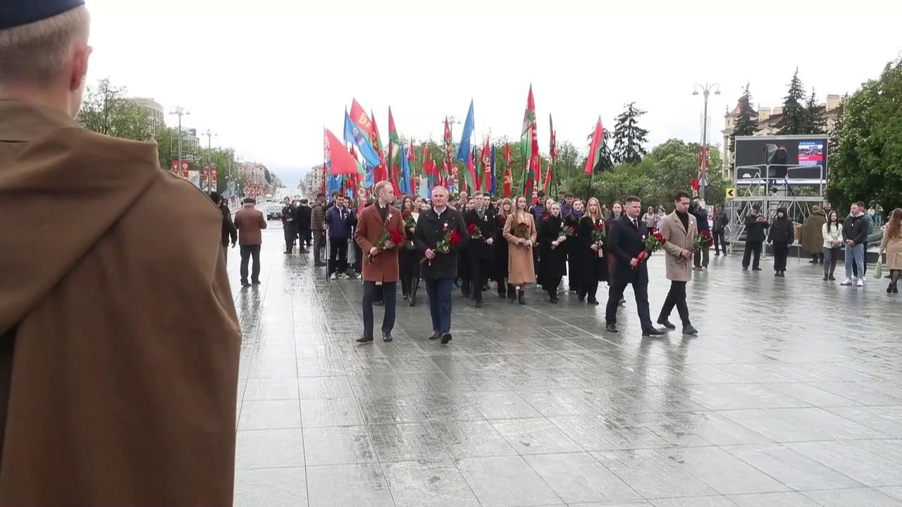 Video thumbnail for Belarus: Victory Day commemorations draw thousands in Minsk.