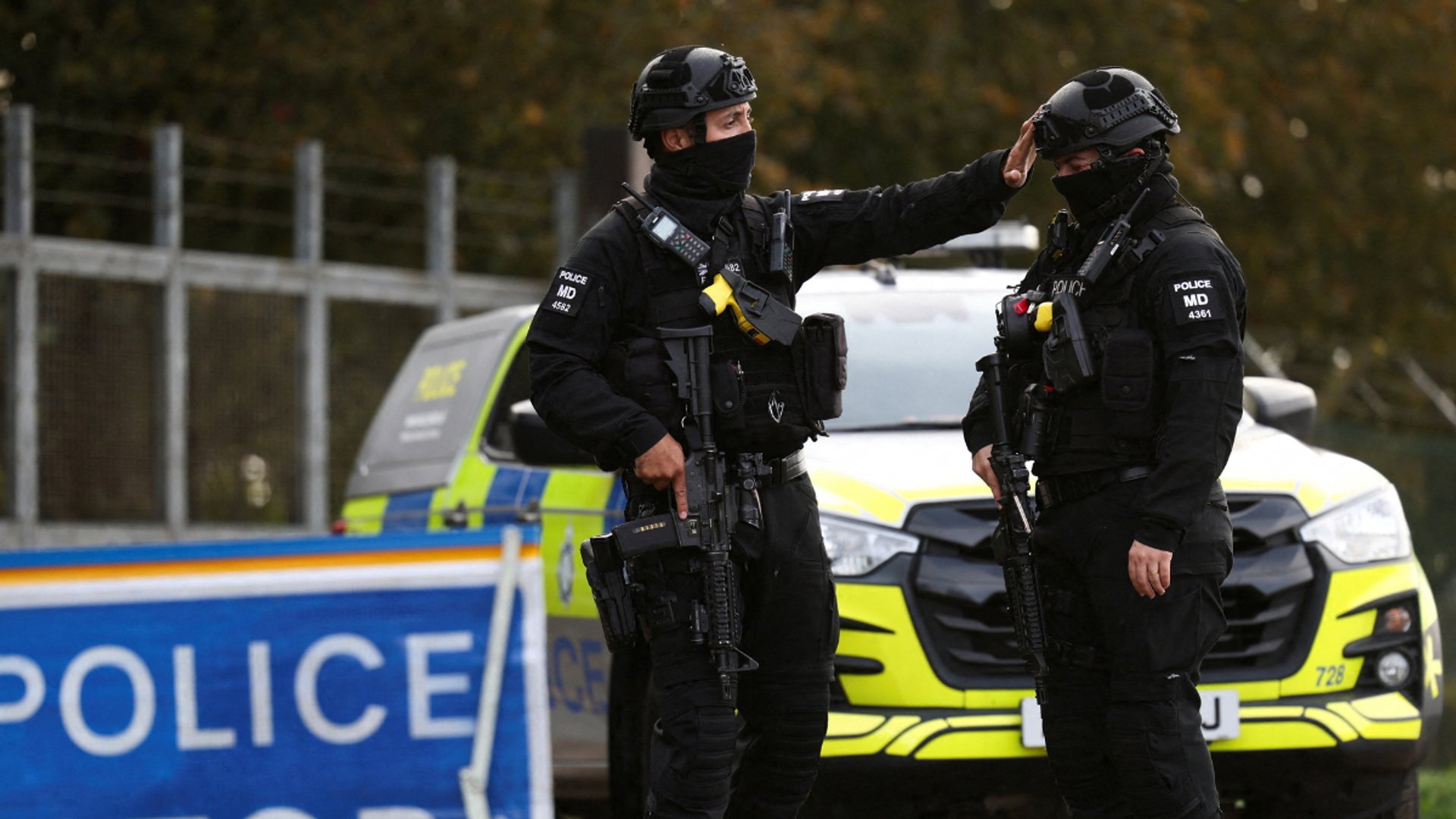 Video thumbnail for RAF Fairford cordon remains as police investigate suspected foiled attack