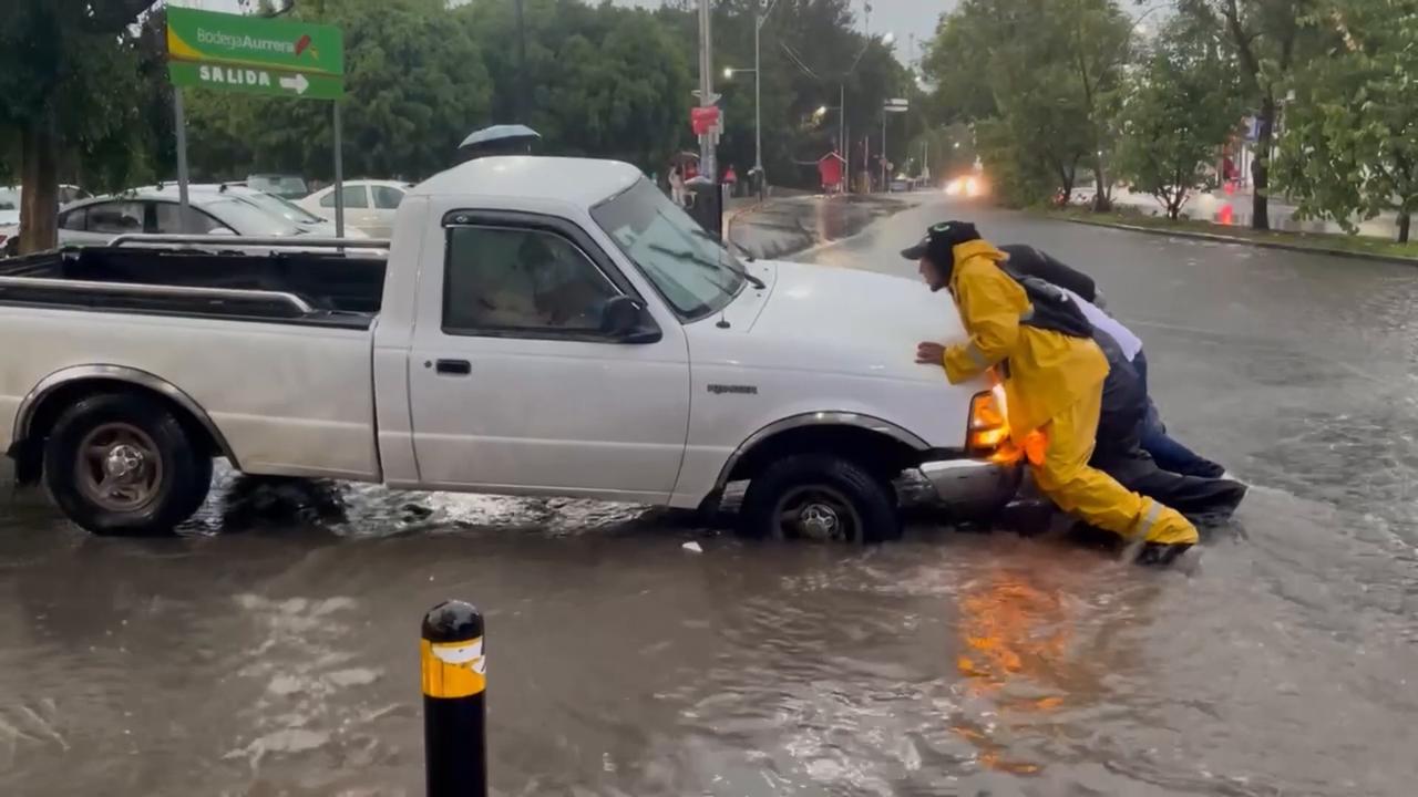 Video thumbnail for Mexico: Deadly floods leave trail of damage in Puebla.