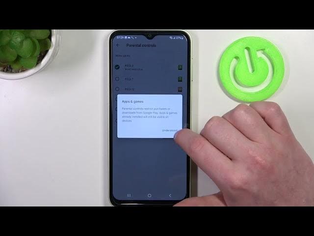 Video thumbnail for I can't see Games in the Play Store on the Samsung Galaxy M04, how to fix it?
