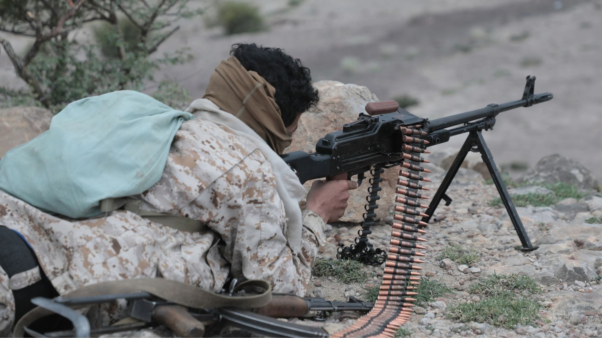 Video thumbnail for Yemen government forces widen attacks against Houthis: What we know