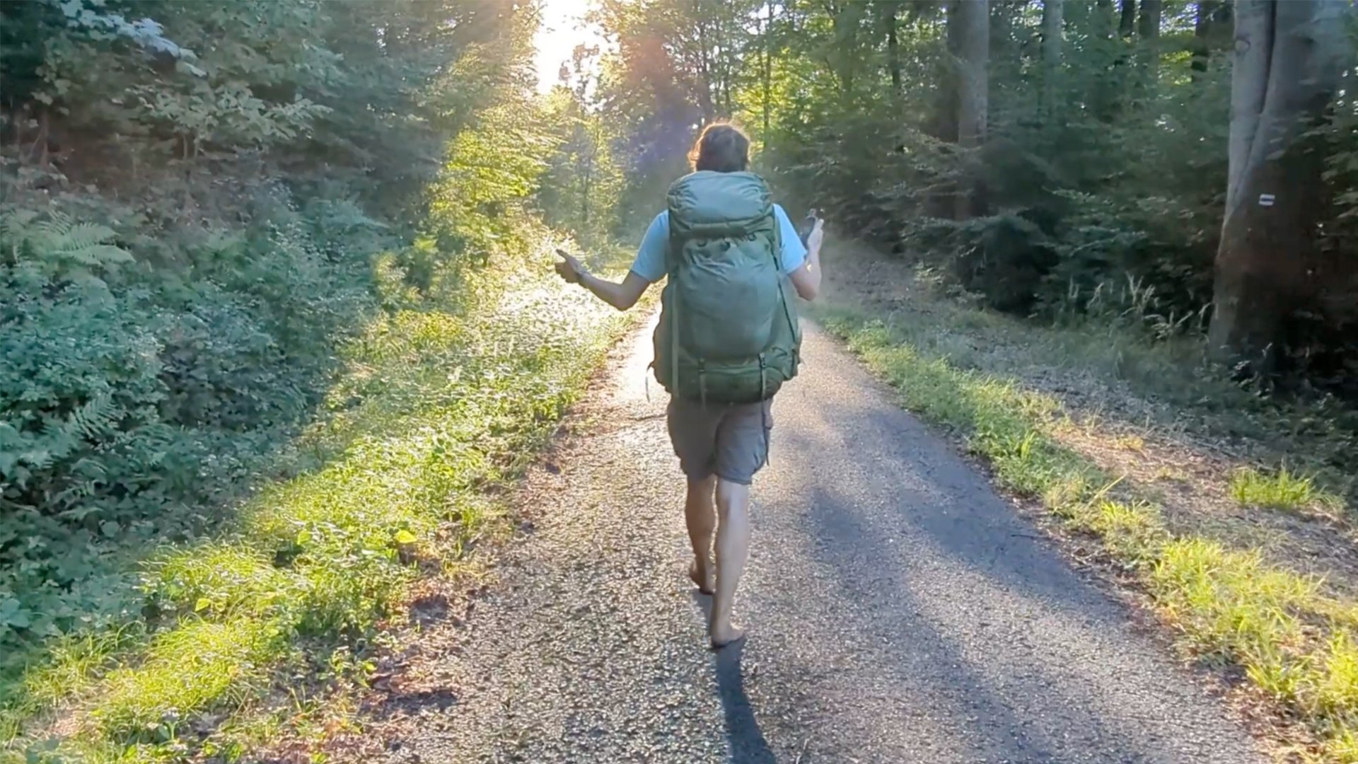 Video thumbnail for Longest barefoot journey - 6,805.83 km (4228.94 miles) acheieved by Eamonn Keaveney