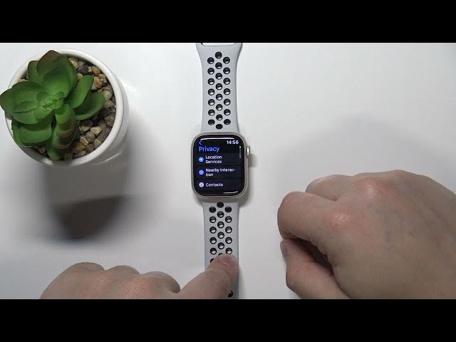 Video thumbnail for How to Turn On/Off Location on APPLE Watch Nike Series 7 – Show Up Location Tags