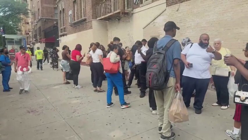 Video thumbnail for Man slashed in the face aboard Bx2 bus in Concourse Village
