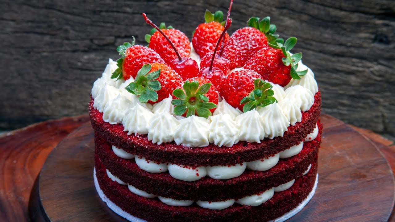'Video thumbnail for Chocolate strawberry cake low carb recipe: video blog'