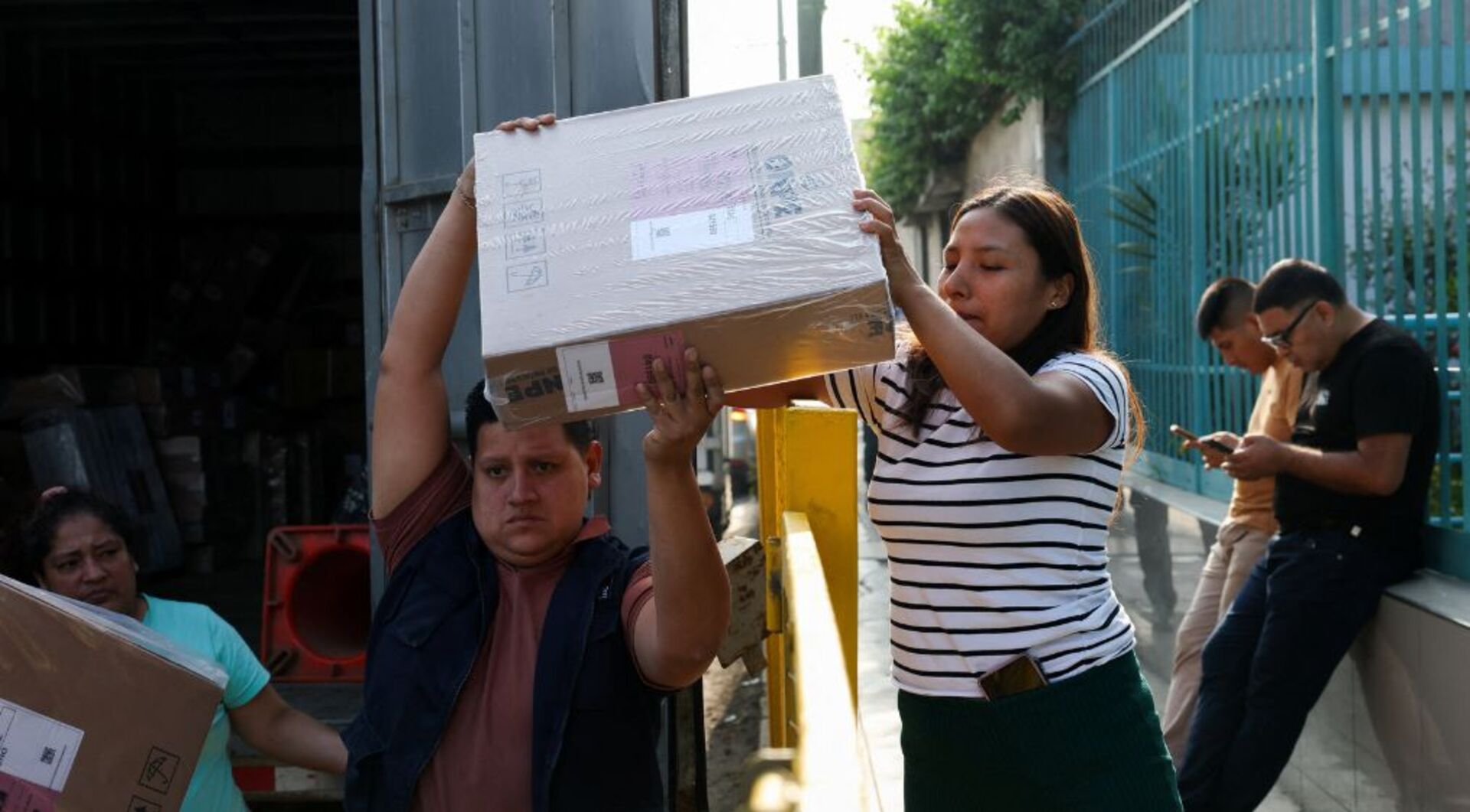 Video thumbnail for Peruvians vote for ninth president in a decade, seeking political stability