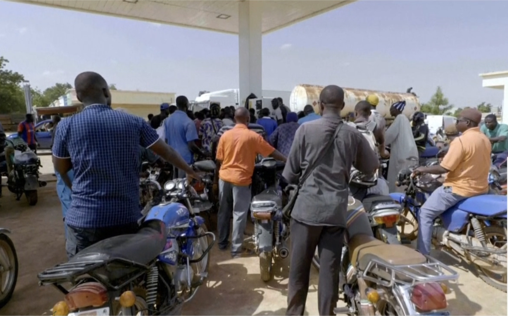 Video thumbnail for Mali Crisis: Fuel Blockade & Rising Insecurity