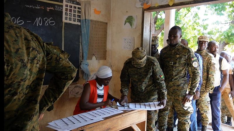 'Video thumbnail for Togo’s security forces cast early votes ahead of high-stakes municipal elections'