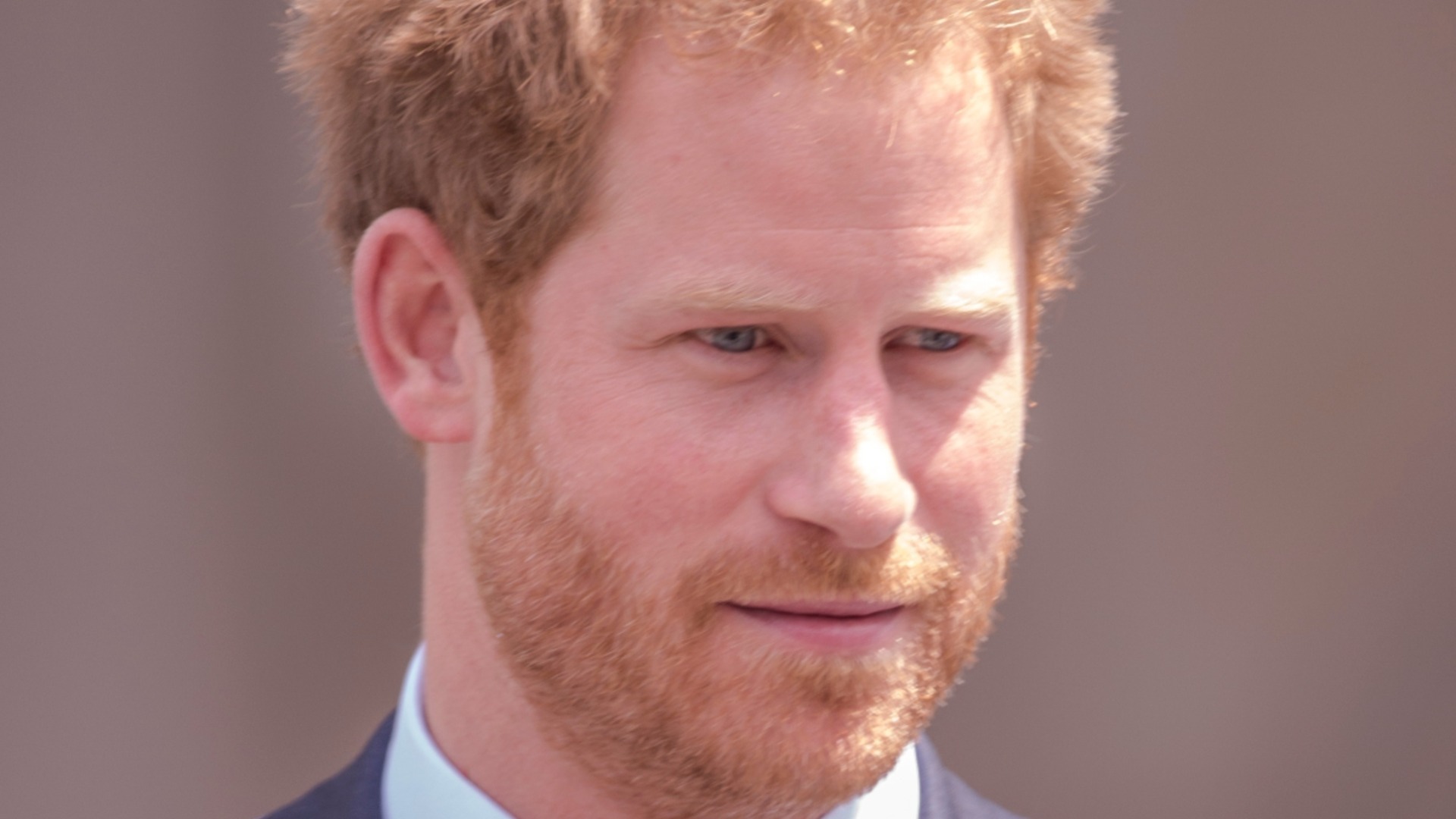 Video thumbnail for Prince Harry's Connection With Prince William's Kids