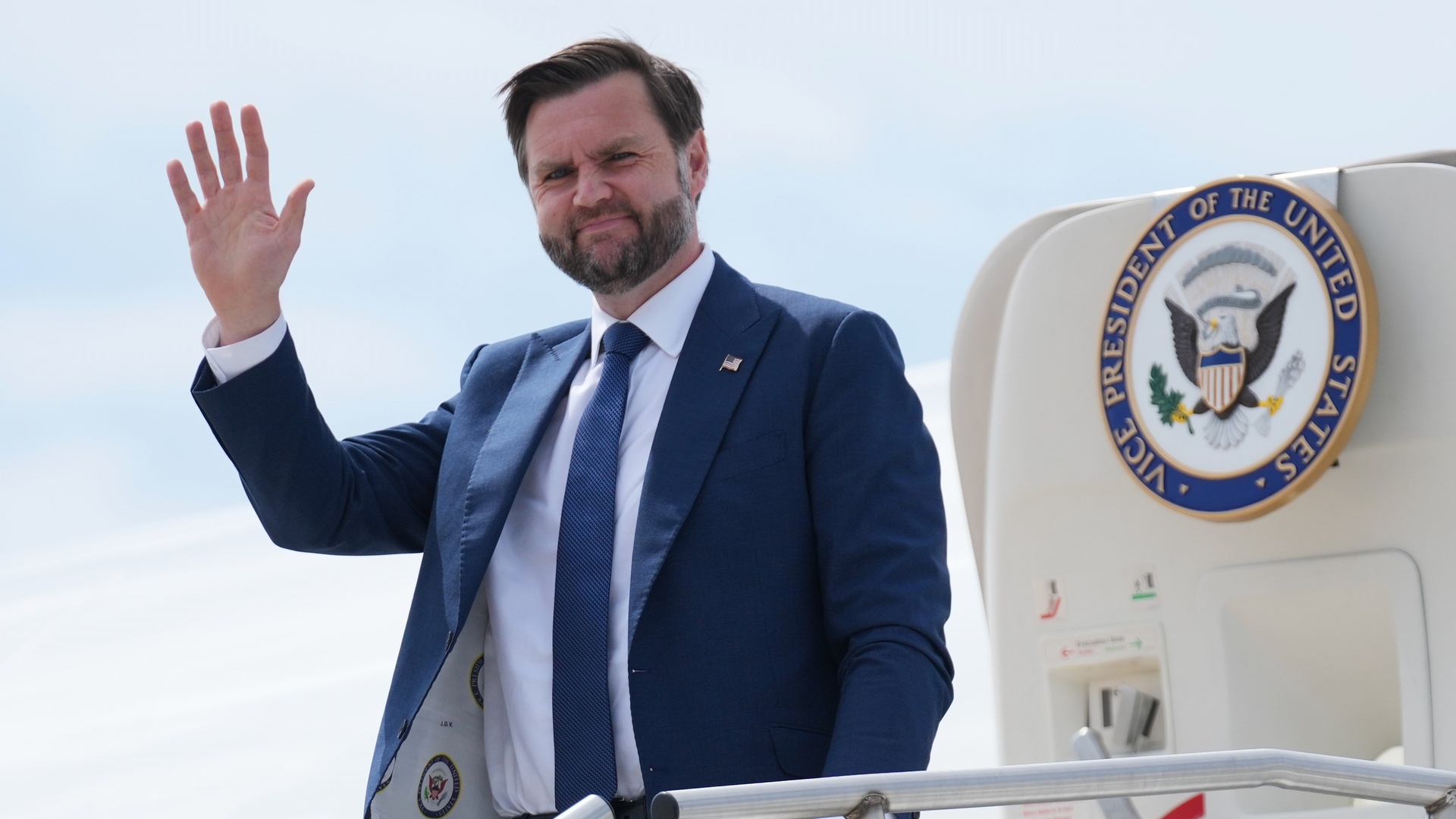 Video thumbnail for Secret Service agent placed on leave following leak involving Vance’s security detail