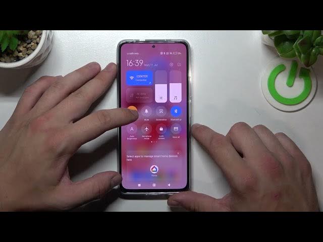 Video thumbnail for How to Turn Off the Flashlight on the POCO F4