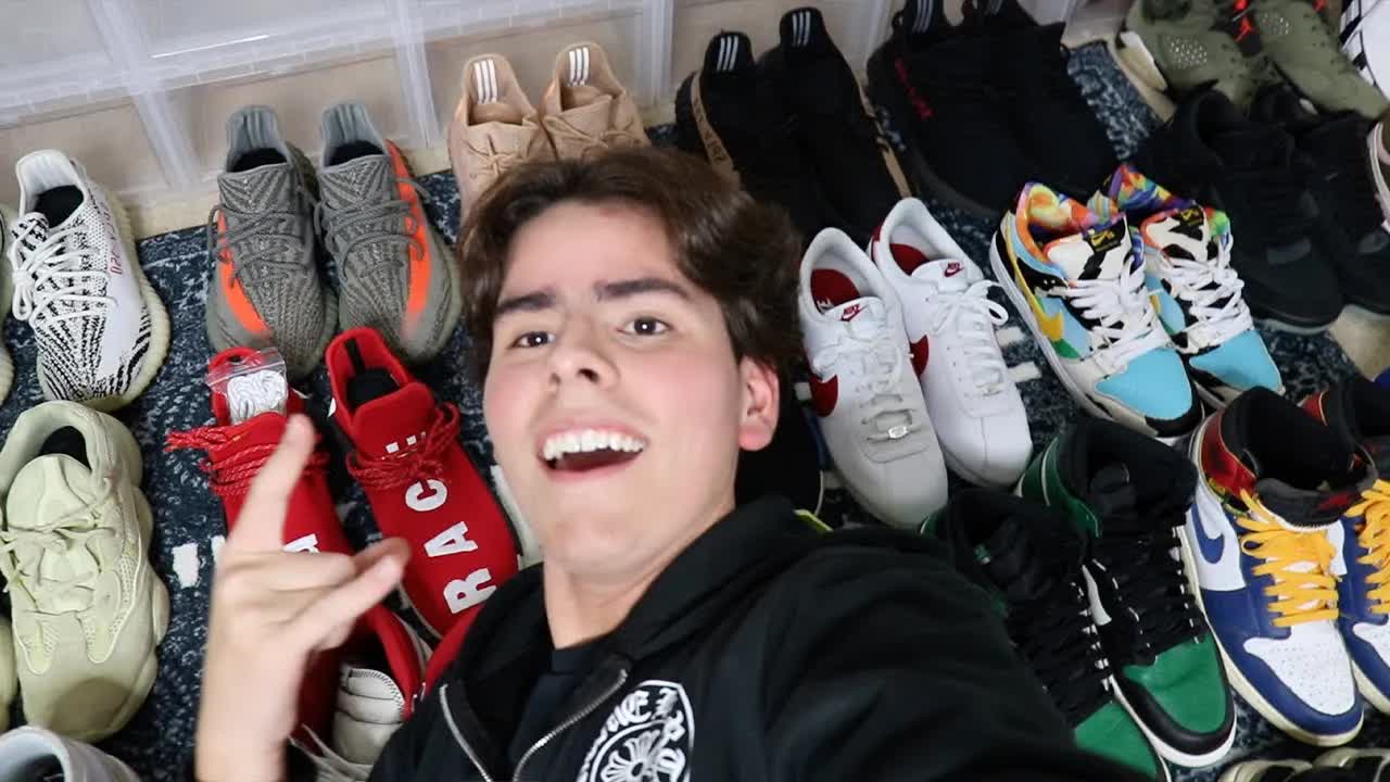 Video thumbnail for 19 YEAR OLD SHOWS $150,000 SNEAKER COLLECTION (INSANE HEAT, GRAILS, + MORE)
