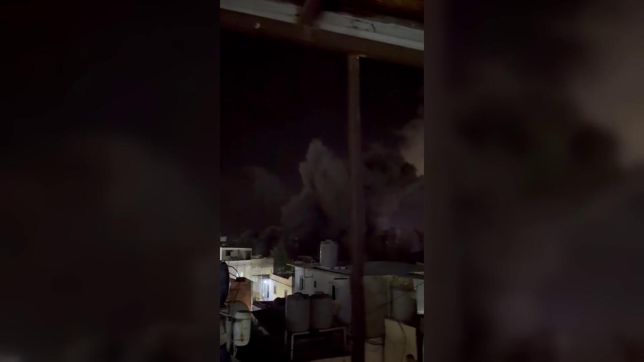 Video thumbnail for Lebanon: Warplanes Strike Threatened Building in Tyre Overnight.