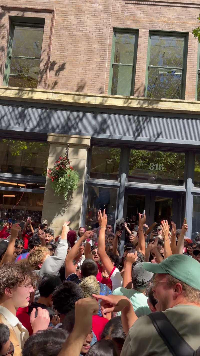 Video thumbnail for Seattle Street Crowd Celebrates Spain Soccer Victory