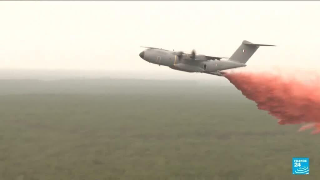 Video thumbnail for French firefighters battle blazes with military cargo planes