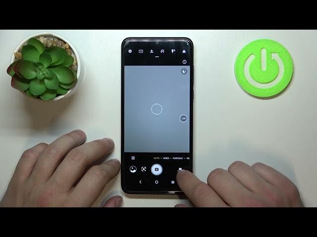 Video thumbnail for How to Take a Selfie Using Palm Gesture in the Camera of TCL 30 SE - Show Palm - Gesture to Capture