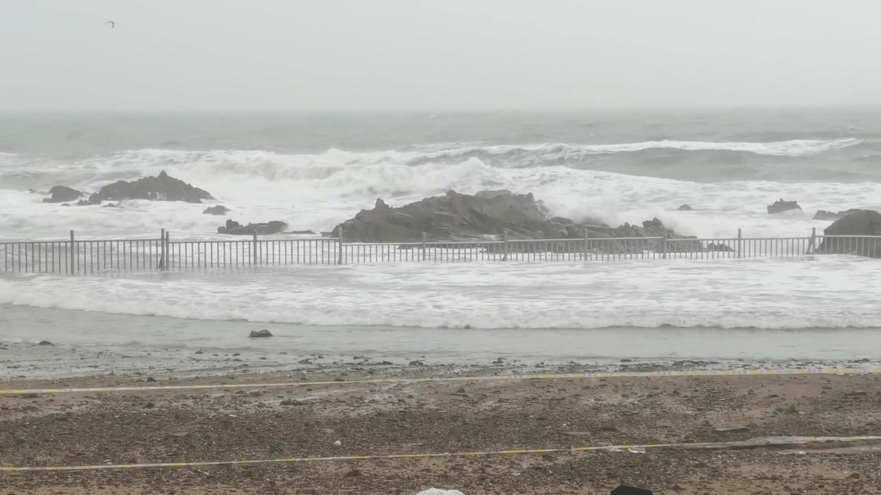 Video thumbnail for China: Typhoon Bavi.