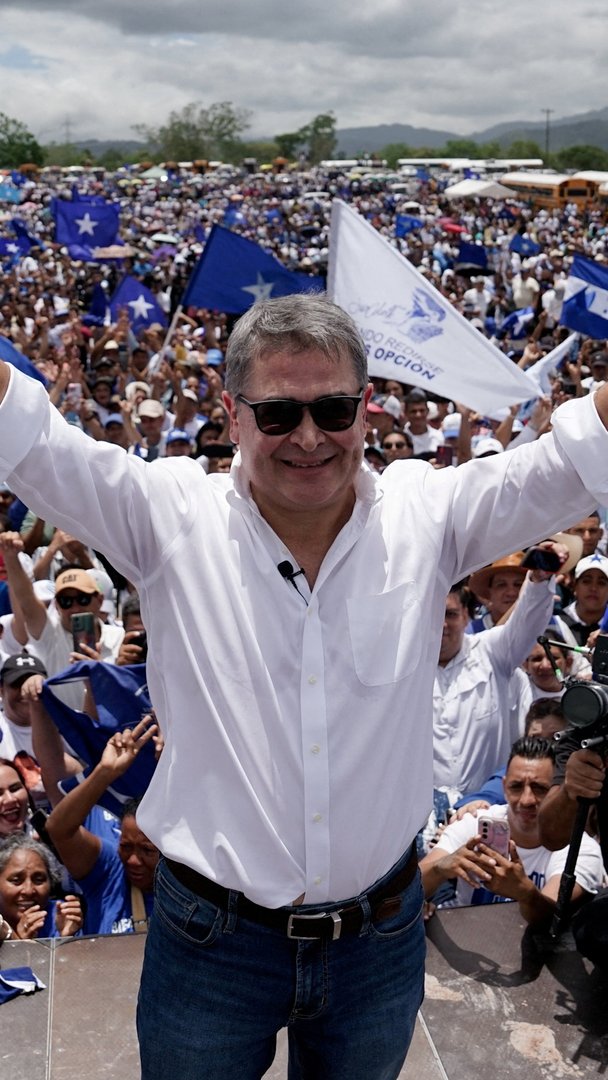 Video thumbnail for Former Honduras president returns home after Trump pardon
