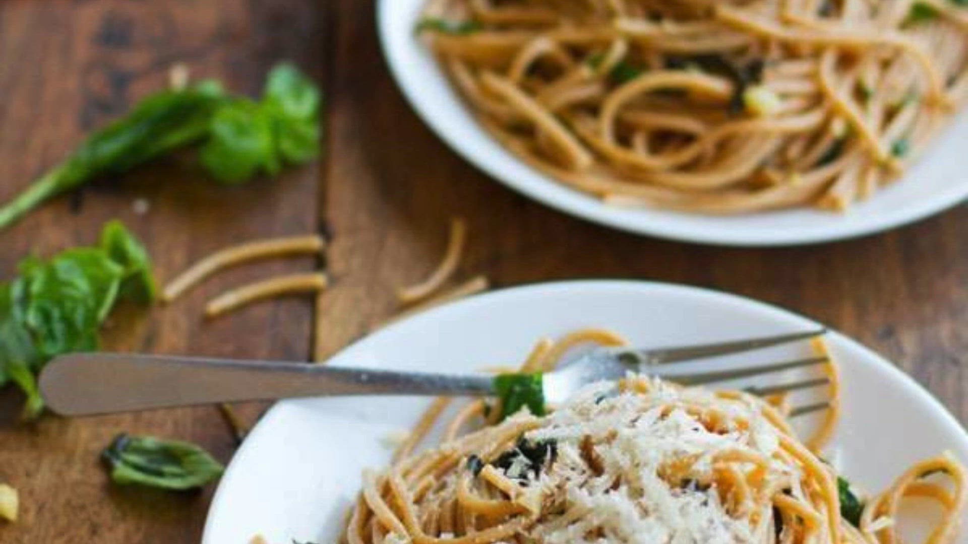 Video thumbnail for Garlic Butter Spaghetti with Herbs recipe