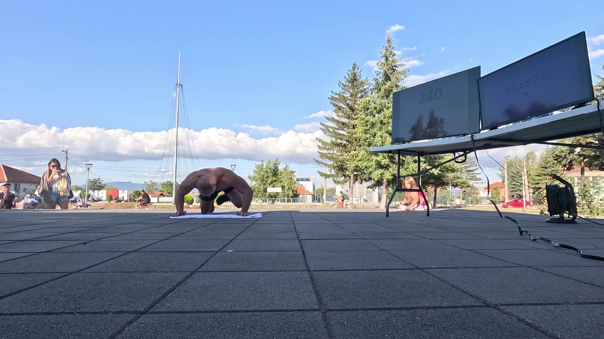 Video thumbnail for Most push ups in three minutes (male)