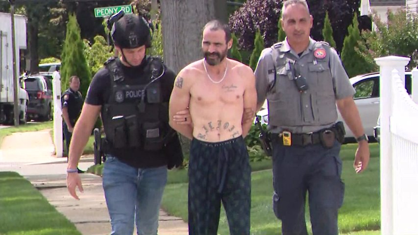 Video thumbnail for Man arrested after hourslong police response in Levittown