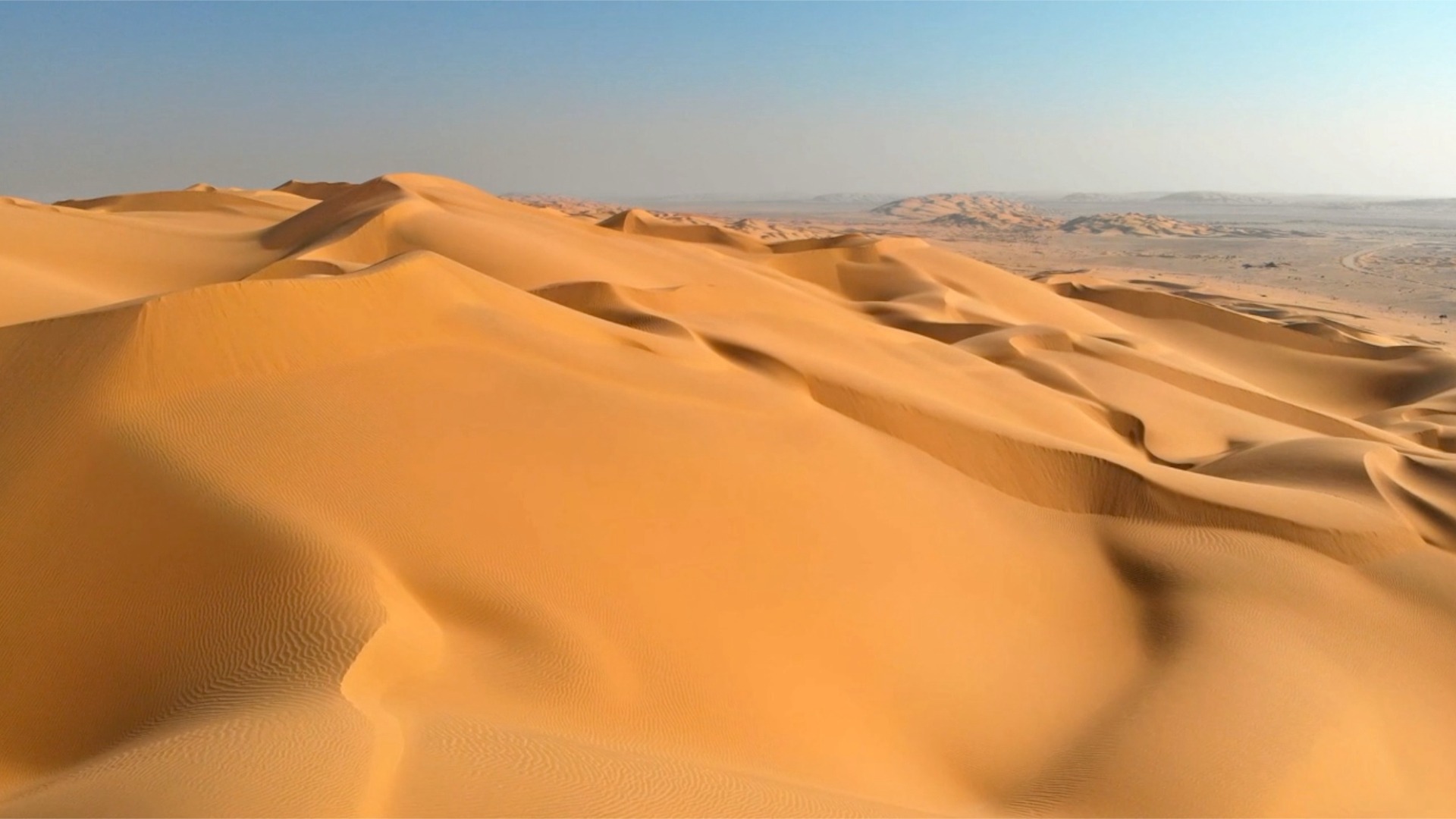 Video thumbnail for Sand dunes breathe and hydrate: what's really happening