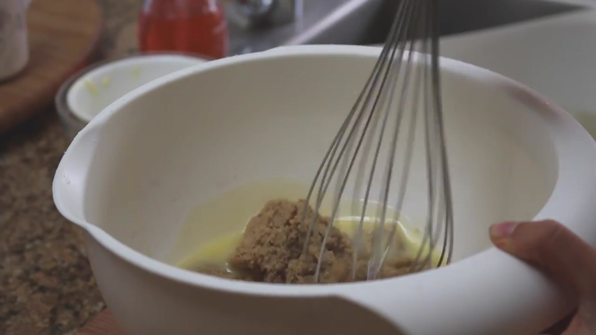 Video thumbnail for How to Make Sea Salt Caramel Blondies(720P HD)