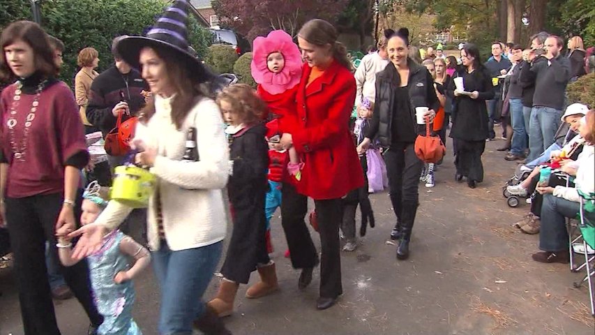 Video thumbnail for Long Island officials urge safety on Halloween night