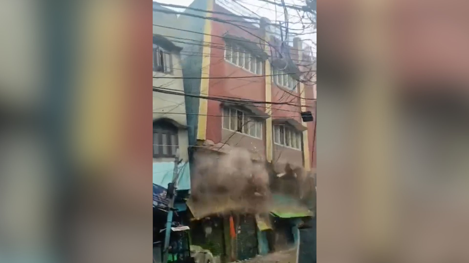 Video thumbnail for Building collapses after heavy rain in northern India